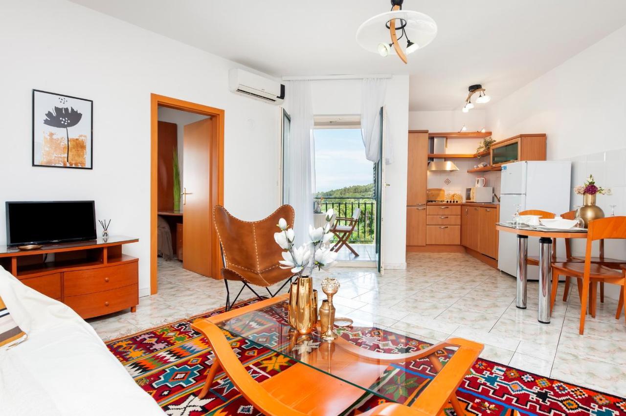 Villa Mareonda - Apartments Sussurro Ровинь Экстерьер фото
