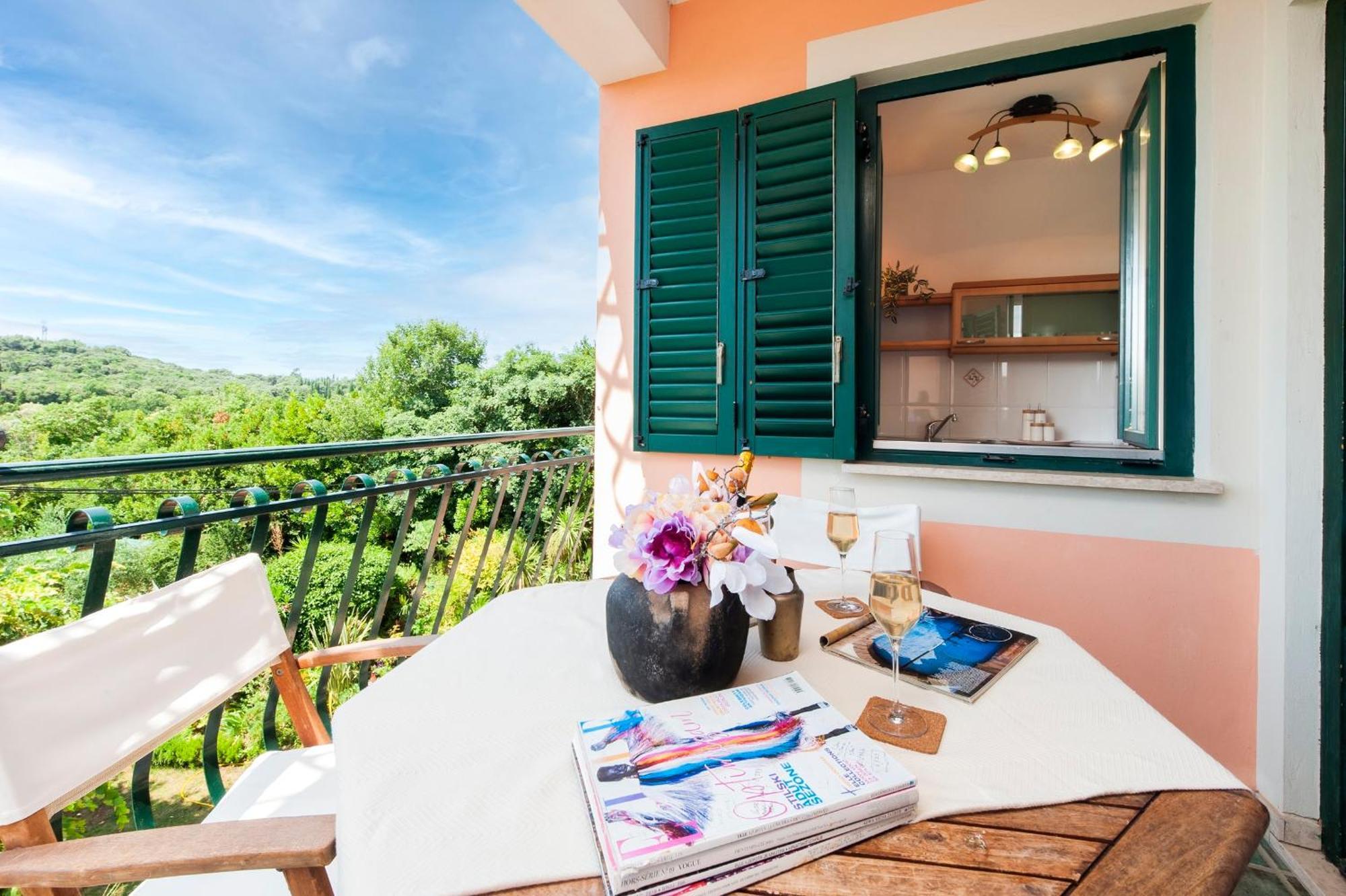 Villa Mareonda - Apartments Sussurro Ровинь Экстерьер фото