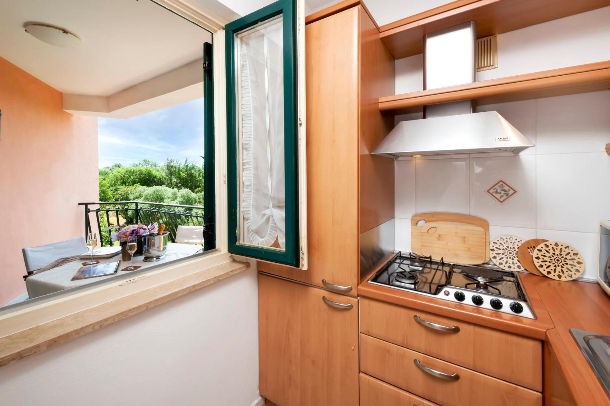 Villa Mareonda - Apartments Sussurro Ровинь Экстерьер фото
