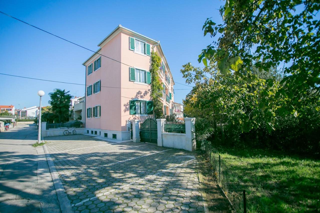 Villa Mareonda - Apartments Sussurro Ровинь Экстерьер фото